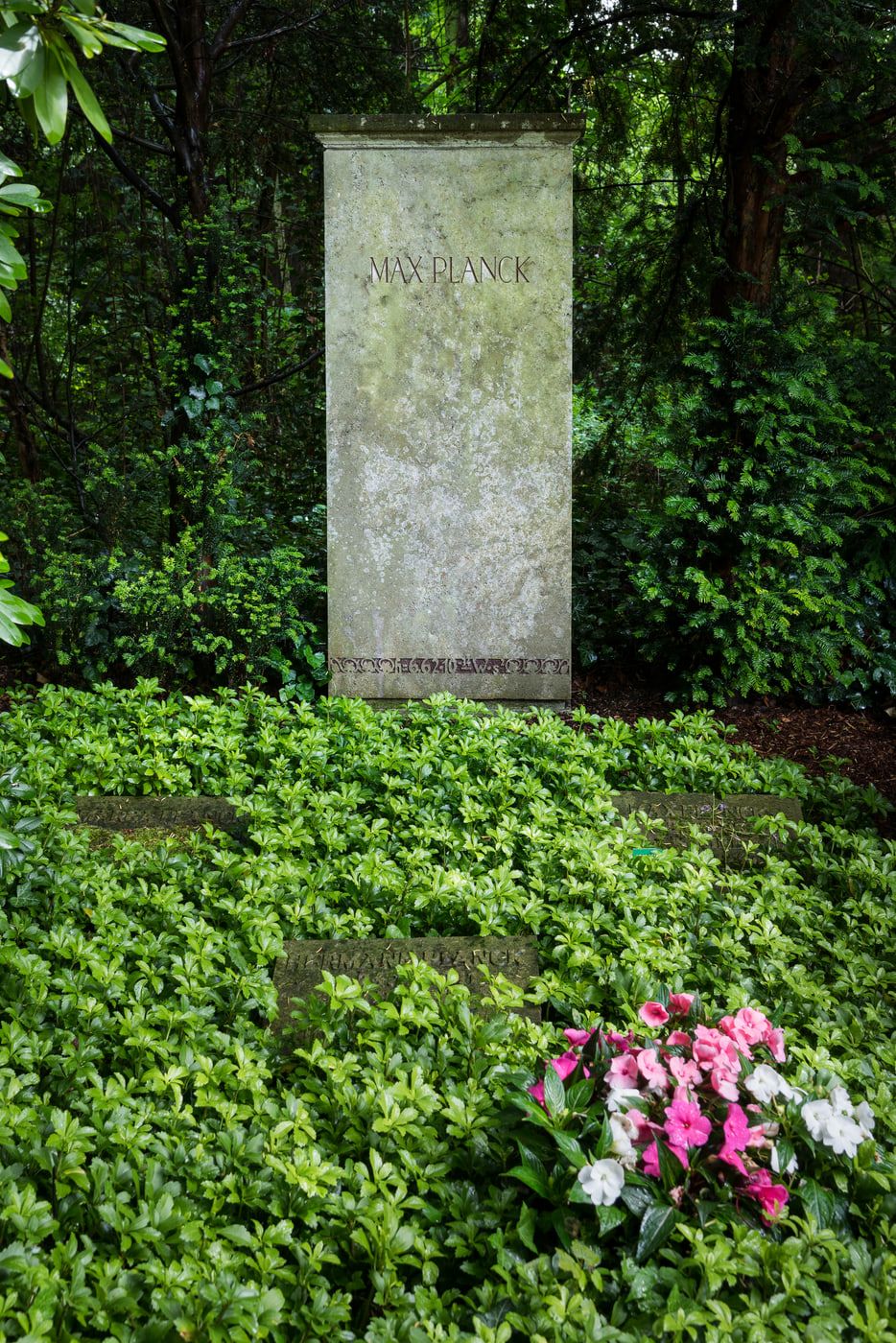 Grabstätte von Max Planck auf Stadtfriedhof Göttingen